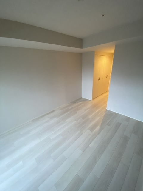 西宮市本町の賃貸マンションの居間・リビング