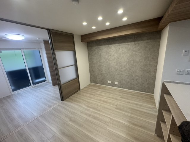 西宮市青木町のアパートの居間・リビング