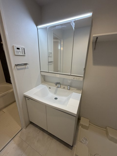 西宮市門戸岡田町の賃貸マンションの洗面所