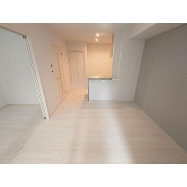 西宮市門戸岡田町の賃貸マンションの居間・リビング