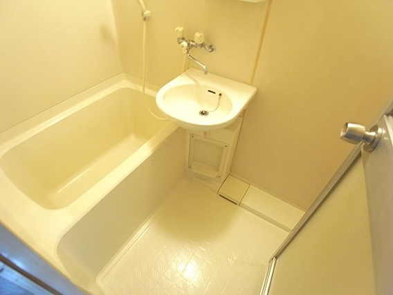 神戸市中央区熊内町５丁目の賃貸マンションの浴室