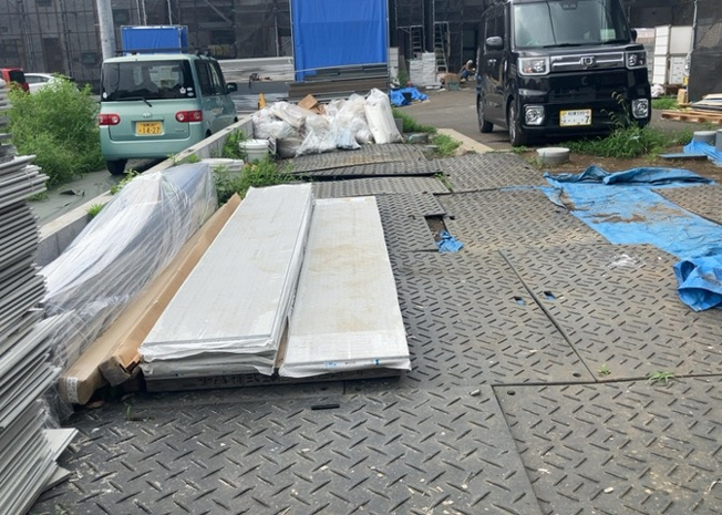 【駐車場】 | 駐車場と明記されていても、最小スペースでつくられた駐車場だと大型車は駐車できなかったり、出入りしにくくなったりする可能性があります。お車のサイズと購入したい物件の駐車場のサイズを現地で確認しましょう。