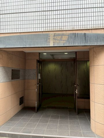 アーバンハウス宮地のエントランス