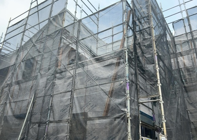 【内装】 | 建物建築の外壁の主流となっているサイディング仕様は、板を外壁に貼り合わせる施工方法です。金属系・木質系・窯業系があり、断熱性や耐用性などが異なります。外壁の色やデザインなど詳細は現地でご確認ください。