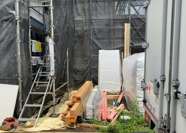 【駐車場】 | 駐車場と明記されていても、最小スペースでつくられた駐車場だと大型車は駐車できなかったり、出入りしにくくなったりする可能性があります。お車のサイズと購入したい物件の駐車場のサイズを現地で確認しましょう。