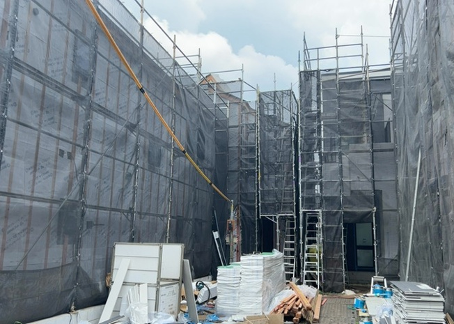 【内装】 | 建物建築の外壁の主流となっているサイディング仕様は、板を外壁に貼り合わせる施工方法です。金属系・木質系・窯業系があり、断熱性や耐用性などが異なります。外壁の色やデザインなど詳細は現地でご確認ください。