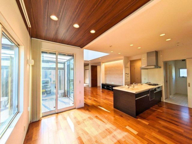 朝生田町3丁目戸建ての居間・リビング|おしゃれなリビングです