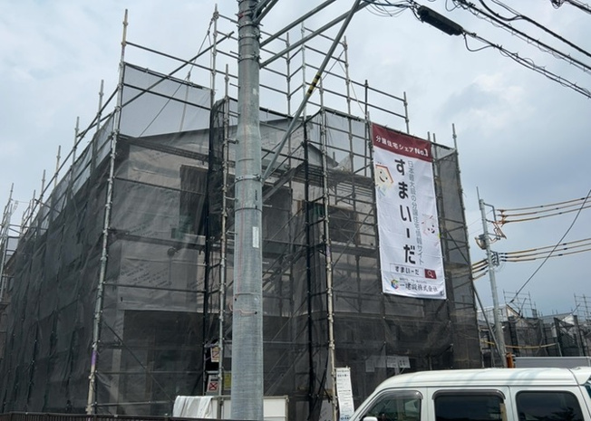 【内装】 | 建物建築の外壁の主流となっているサイディング仕様は、板を外壁に貼り合わせる施工方法です。金属系・木質系・窯業系があり、断熱性や耐用性などが異なります。外壁の色やデザインなど詳細は現地でご確認ください。