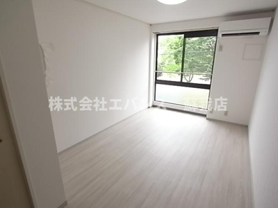 【居間・リビング】 | 東亜ハーモニー蘇我 | こちらの居間で趣味の時間をお楽しみください