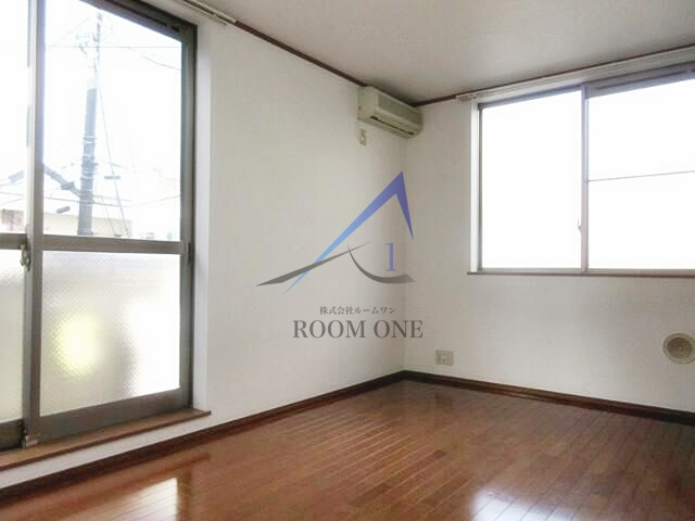 ラ・グリーンの居間・リビング|洋室のお部屋です。