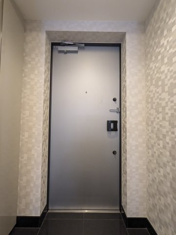 アゼスト堀切菖蒲園Ⅱの玄関
