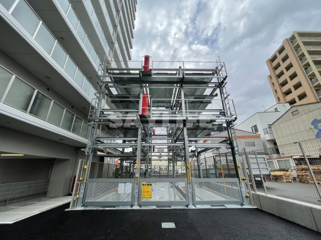 インザライフ大阪EAST RESIDENCEの駐車場