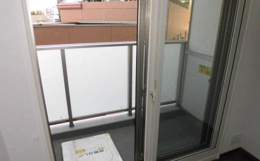 コンフォリア世田谷上馬　駅近　礼金0　ペット相談可　ネット無料のバルコニー