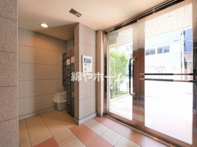 ジュネーゼグラン上本町のロビー|清潔なロビーです