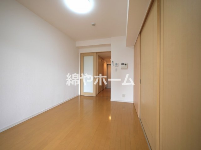 ジュネーゼグラン上本町の洋室|ゆったりした洋室です