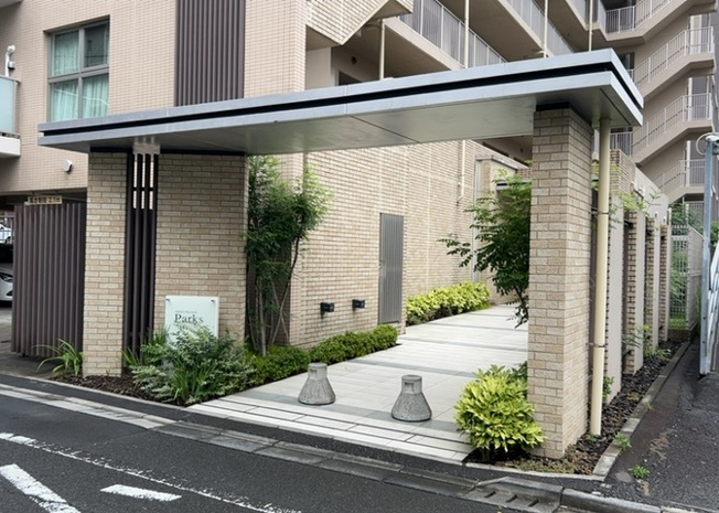 【外観】 | アビダス町田パークス | マンションの外観は非常に重要なポイントです！外観の善し悪しは資産価値に大きな影響を与えます。外観のいいマンションを購入することで、高値で売却がしやすく、買い手が見つかりやすいというメリットがあります。
