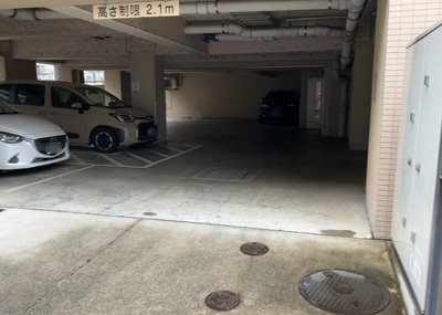 【駐車場】 | アビダス町田パークス | 駐車場と明記されていても、最小スペースでつくられた駐車場だと大型車は駐車できなかったり、出入りしにくくなったりする可能性があります。お車のサイズと購入したい物件の駐車場のサイズを現地で確認しましょう。