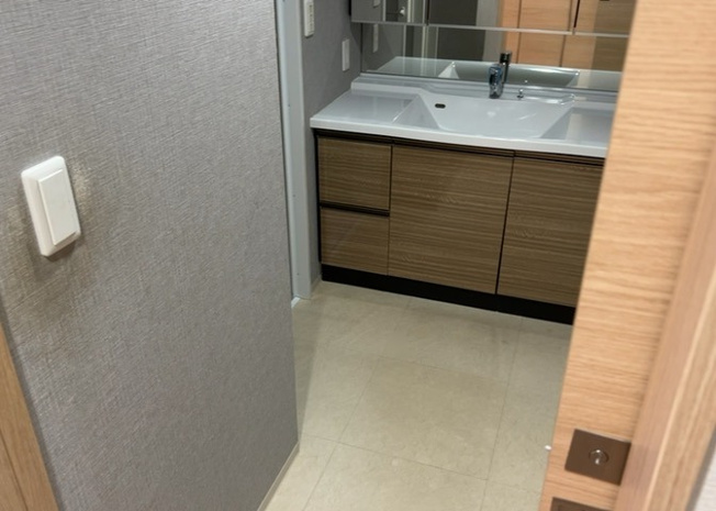 【脱衣所】 | アビダス町田パークス | 洗面脱衣所は「体を綺麗に整える場所」という目的と役割を持っています。そして便利で使い勝手のいい「体を綺麗に整える場所」にするためには、配置や動線、照明や収納計画をしっかりと検討しておく必要があります。