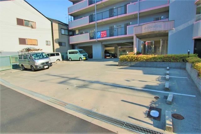 ヴィライイダⅡの駐車場