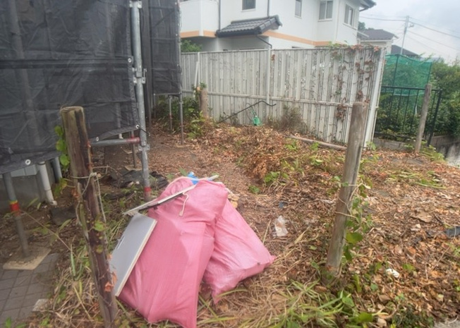 【庭】 | 庭があることでガーデニングや家庭菜園はもちろん、こどもの遊び場やペットを放して遊ぶことができます。また、家の周囲に余裕があるということです。隣地との間があれば、十分な日当たりと、風通しが確保できます。