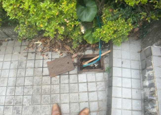 【設備】 | 敷地内に散水栓や立水栓があると便利です。水道水を直接利用できるため、水を運ぶ手間を省くことが出来ます。大量の水を必要とする洗車作業や清掃などに役立ちます。その他設備とあわせて、現地でご確認ください。
