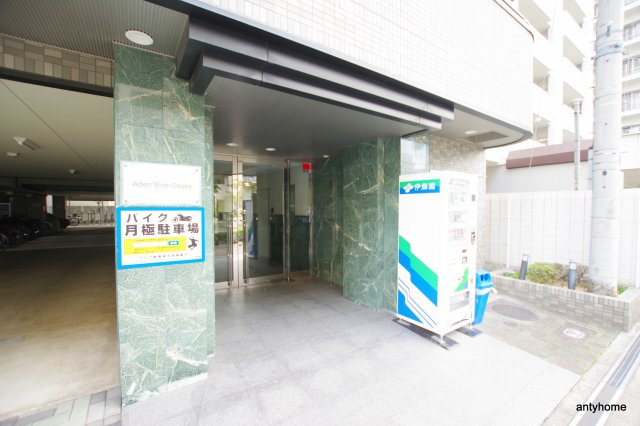 アーデン新大阪　仲介手数料無料のエントランス
