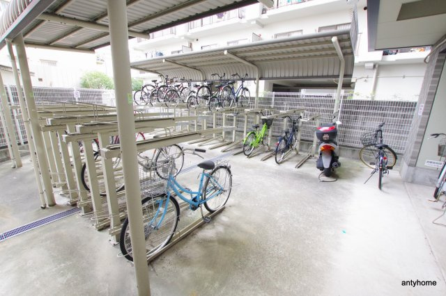 アーデン新大阪　仲介手数料無料の駐車場