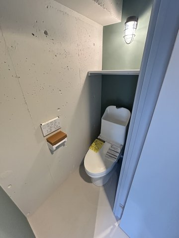 大阪市中央区大手通１丁目の賃貸マンションのトイレ