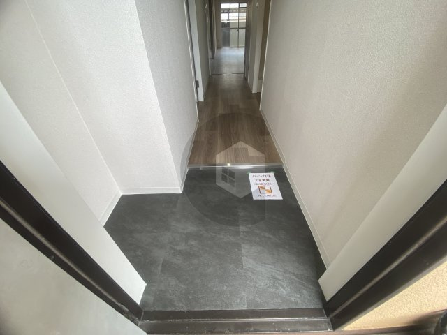 ドルミムラオの玄関