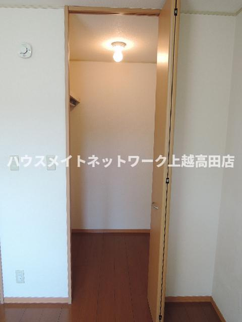 メゾンリヴィエールの収納|クローゼット
