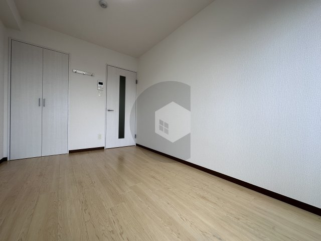 ヴェルドミール小阪の洋室