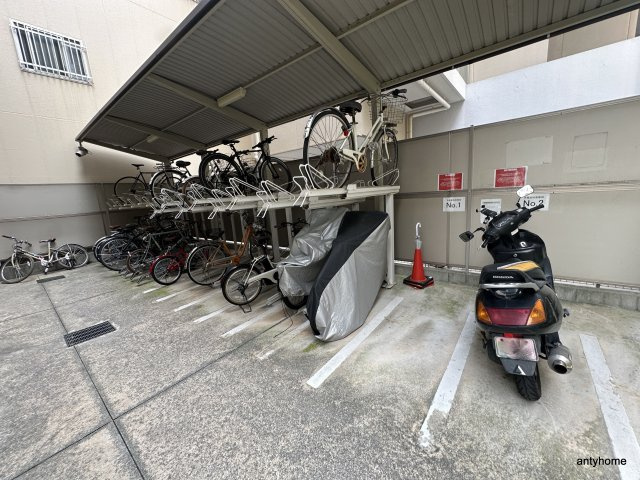 アーデン江戸堀　仲介手数料無料の駐車場