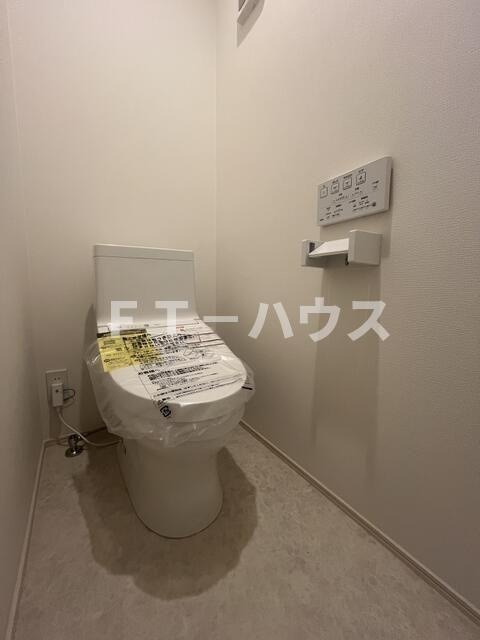 市川市柏井町戸建のトイレ