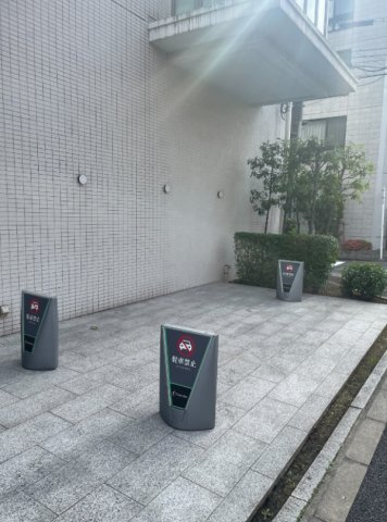 コンフォリア麻布台EASTの駐車場
