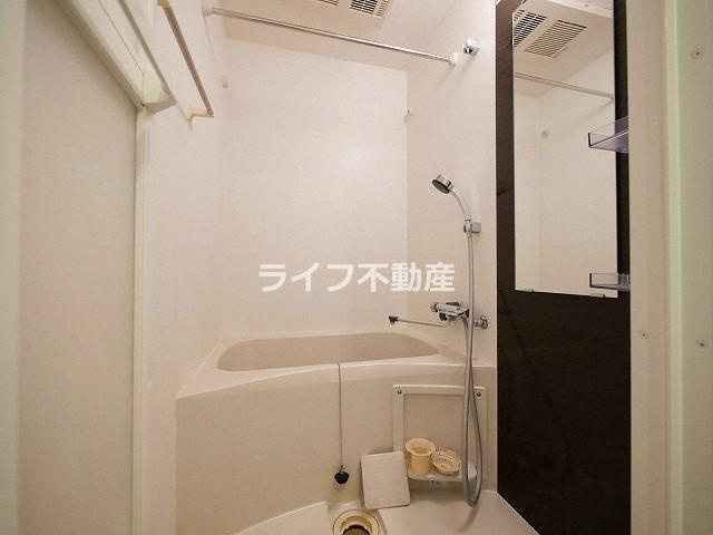 レジュールアッシュ玉造の浴室|お風呂です