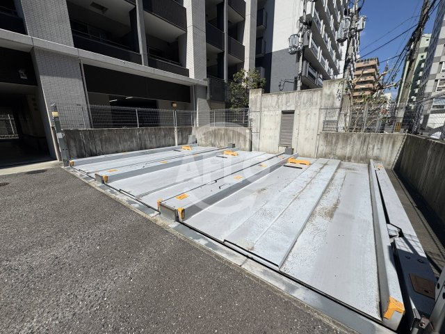 大阪市淀川区西中島６丁目の賃貸マンションの駐車場|プラウドフラット新大阪　駐車場