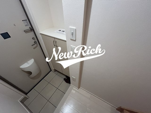 前橋市朝倉町１丁目のアパートの玄関