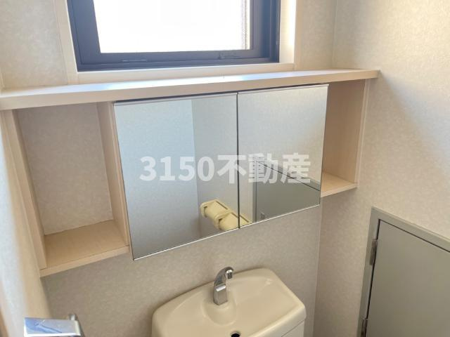 Ｒｅｆｏｒｔｅのトイレ|トイレ鏡付き戸棚