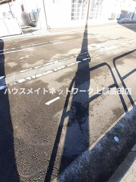 フラッツ・サンモールの駐車場|消雪付駐車場