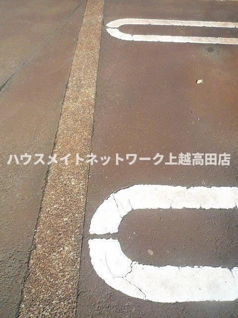 グランシャレー春日の駐車場|消雪付駐車場