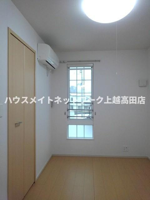 グランシャレー春日の内装|洋室5.0帖