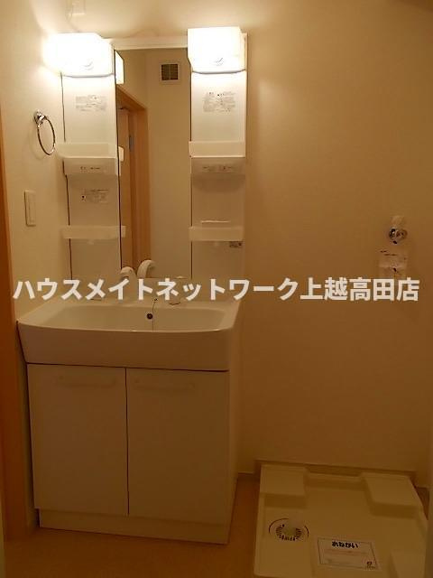 グランシャレー春日の洗面所|洗髪洗面化粧台