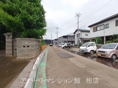ジェルメ柏B棟の駐車場