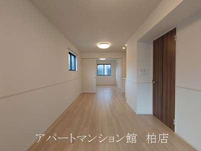 ジェルメ柏B棟のエントランス