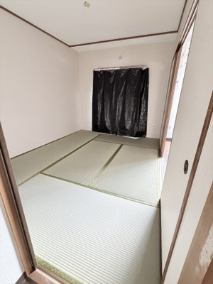 【寝室】 | パル湯浅マンション | 休みの日は、畳でゴロンといかがですか？