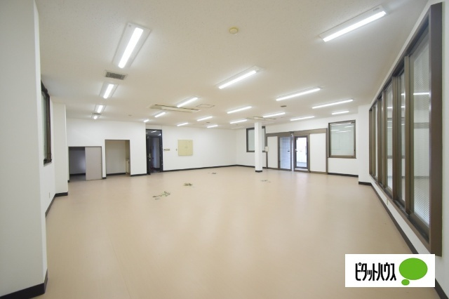 総社町総社貸事務所の内装