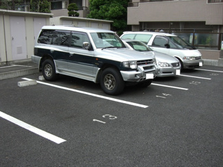 ★敷地内駐車場★（空き状況・使用料等詳細はご確認下さい）