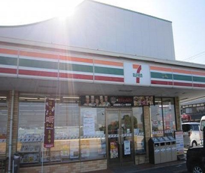 【周辺】 | メイプル | セブンイレブン甲良尼子店まで1,010ｍ