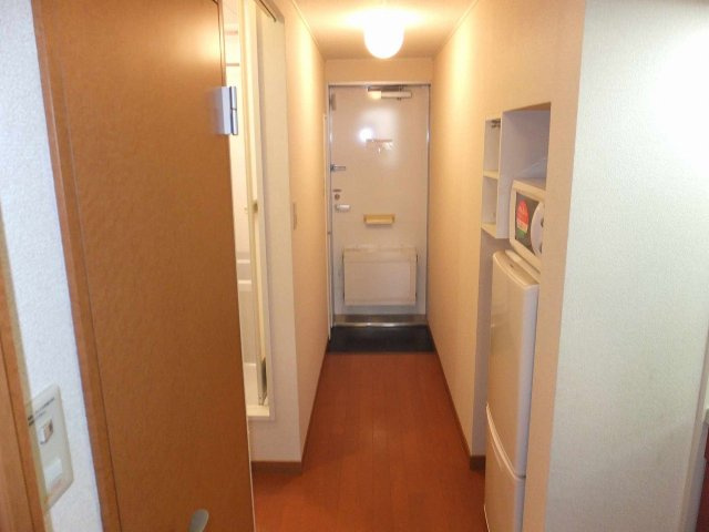 レオパレス沙羅の玄関