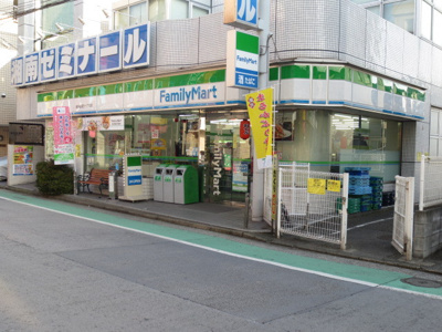 ファミリーマート横浜富岡西七丁まで750ｍ